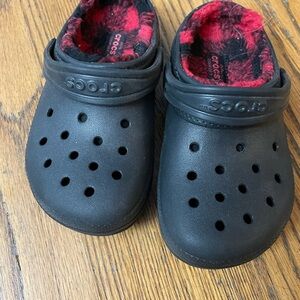 CROCS Kids Black Slippers with Red Plaid Lining
